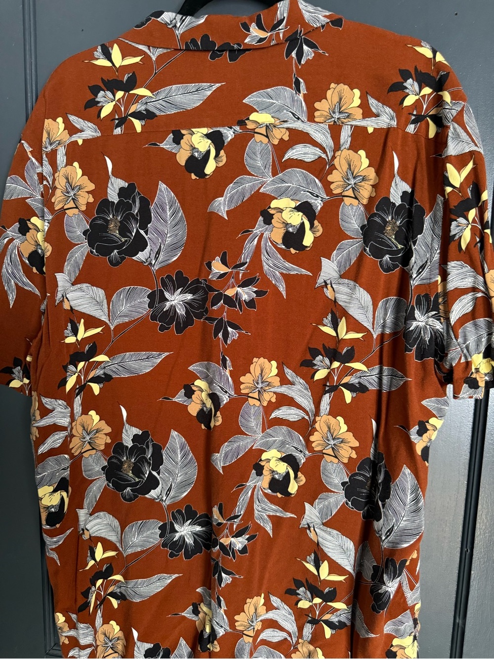 Express Men's Rust Floral Button-Up Shirt - Picture 3 of 3